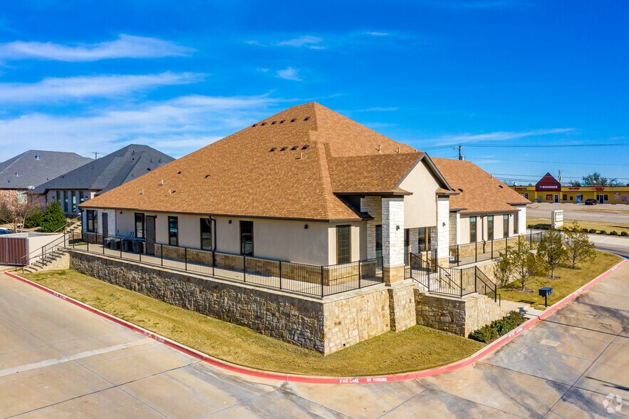 More Photos Of 6501 Precinct Line Rd, North Richland Hills Medical For Lease