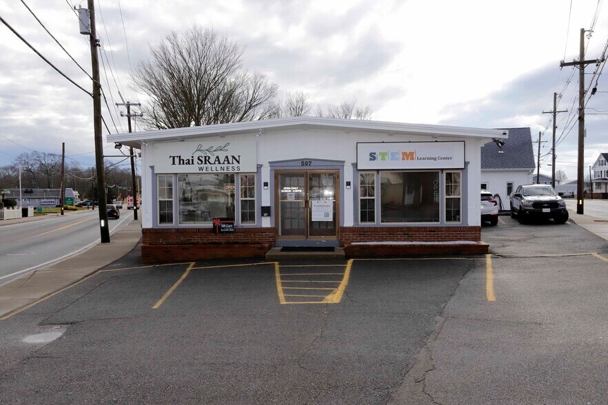 More Photos Of 597 Dartmouth St, Dartmouth Office For Sale