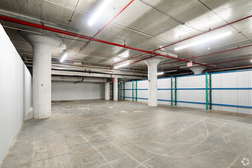 More Photos Of 184-10-184-60 Jamaica Ave, Jamaica Manufacturing For Lease