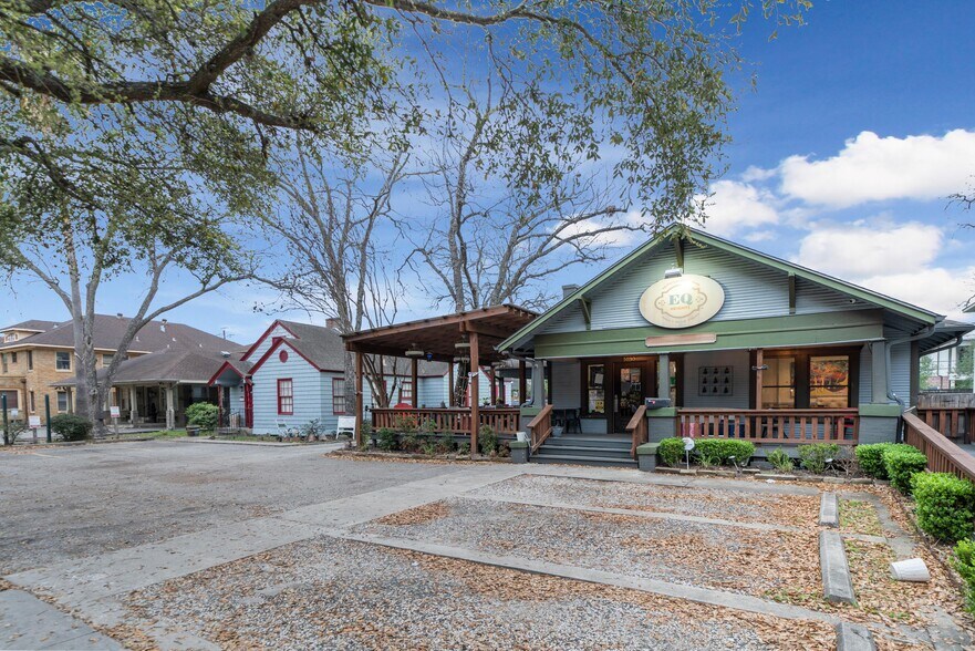 More Photos Of 1030 Heights Blvd, Houston General Retail For Sale