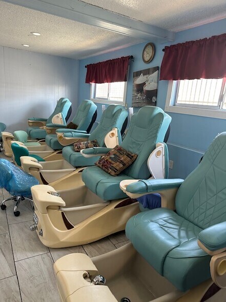 More Photos Of 641-681 S Beach Blvd, La Habra Unknown For Lease