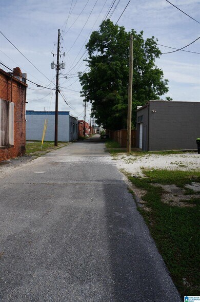 More Photos Of 103-107 N Norton Ave, Sylacauga Storefront For Sale