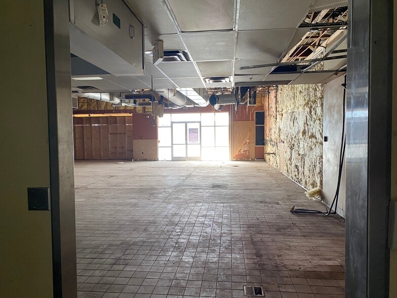 More Photos Of 4280-4302 E Indian School Rd, Phoenix Unknown For Lease