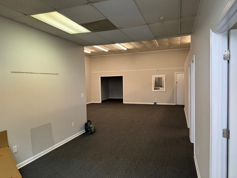 More Photos Of 3100 Mercer University Dr, Macon-Bibb Warehouse For Lease