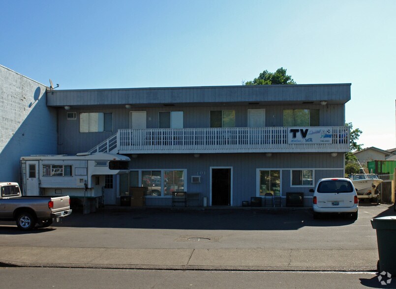 More Photos Of 101 35th St, Springfield Storefront Retail Residential For Lease