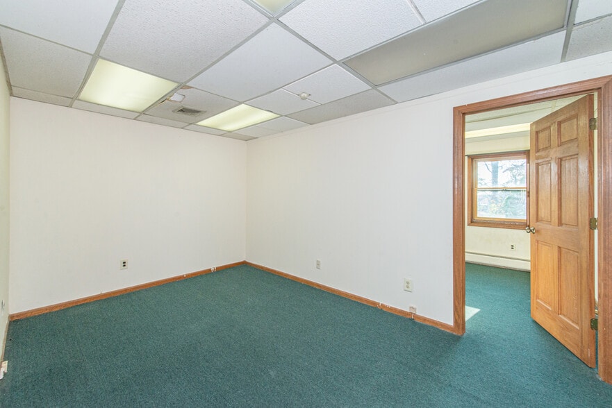 More Photos Of 74 S Powder Mill Rd, Morris Plains Office Residential For Sale