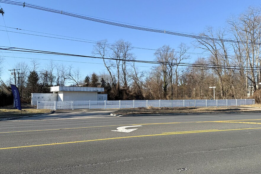 Primary Photo Of 858 Shrewsbury Ave, Tinton Falls Land For Lease