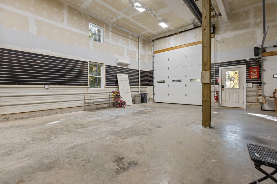 More Photos Of 98 Minebrook Rd, Webster Self Storage For Sale