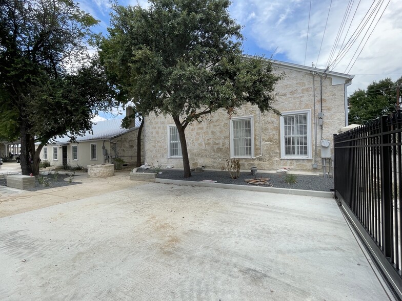 Primary Photo Of 423 8th St, San Antonio Loft Creative Space For Lease