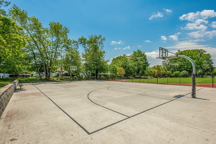 More Photos Of 22B Edgewater Park, Bronx Land For Sale