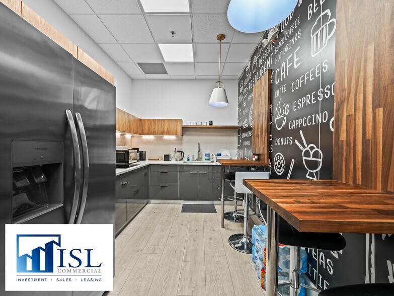 More Photos Of 1700 35th St, Orlando Warehouse For Lease