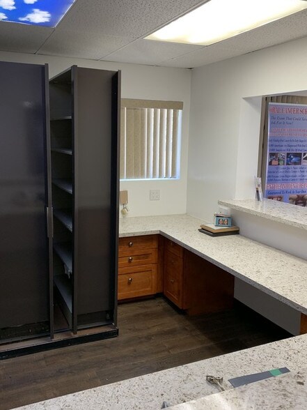 More Photos Of 9722 Laurel Canyon Blvd, Arleta Medical For Lease