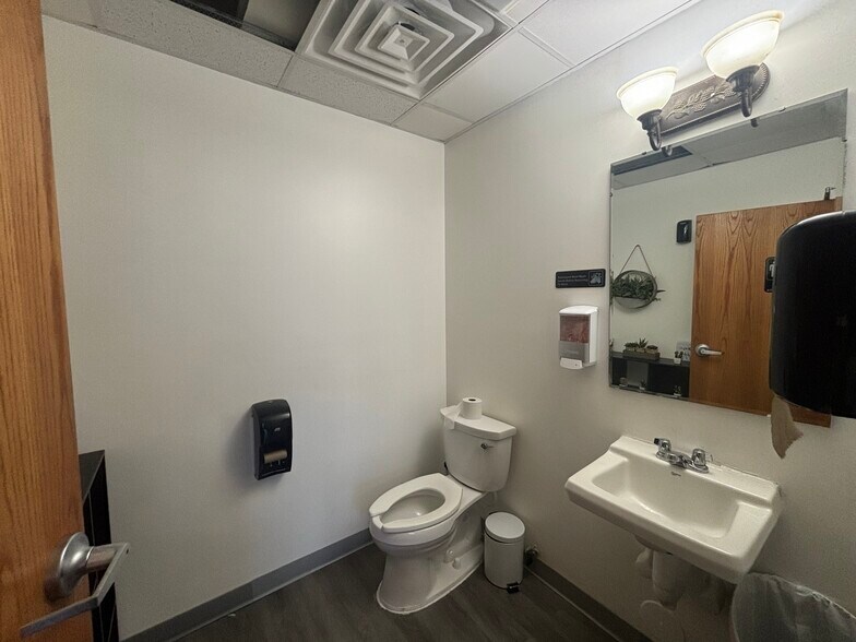 More Photos Of 323 N Main St, Chatham General Retail For Lease