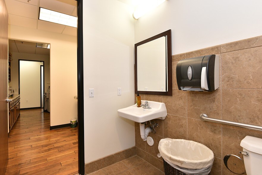 More Photos Of 34975 N North Valley Pky, Phoenix Medical For Lease