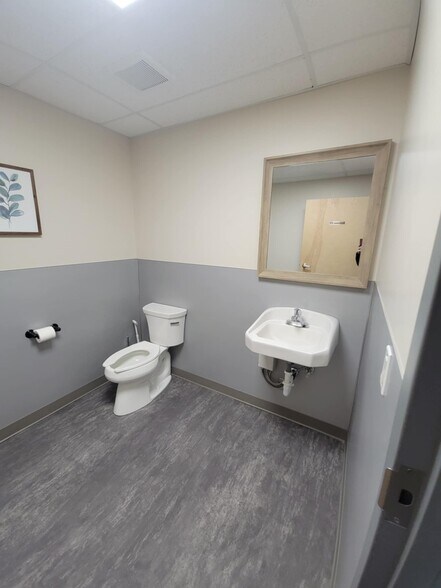 More Photos Of 15005 Pacific Ave S, Tacoma Medical For Lease