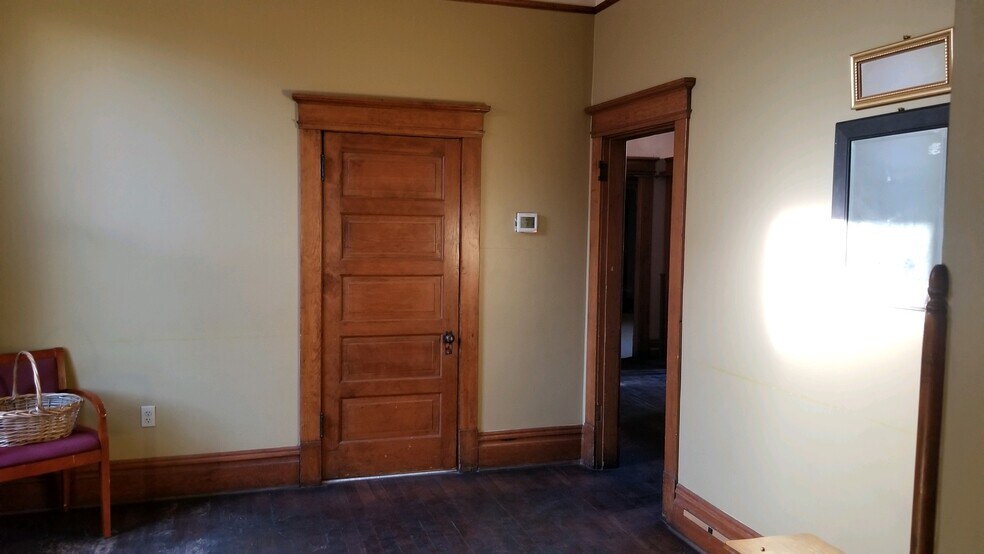 More Photos Of 622 E Adams St, Phoenix Restaurant For Lease