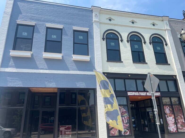 More Photos Of 5814 6th Ave, Kenosha Restaurant For Lease