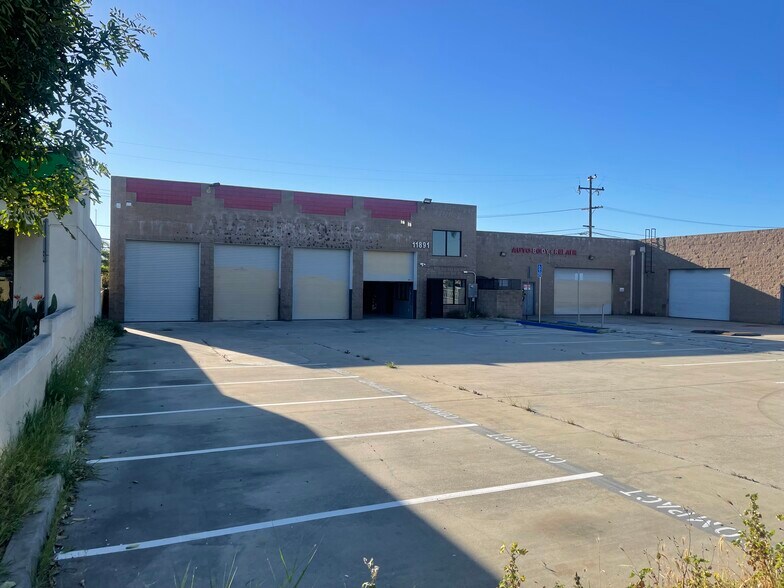 More Photos Of 11891 Beach Blvd, Stanton Auto Repair For Lease