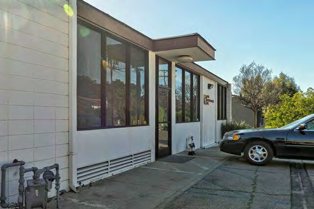 More Photos Of 1461 E Chevy Chase Dr, Glendale Office For Sale