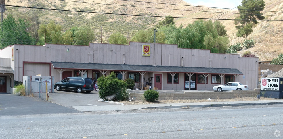 Primary Photo Of 17657 Sierra Hwy, Santa Clarita Storefront For Sale