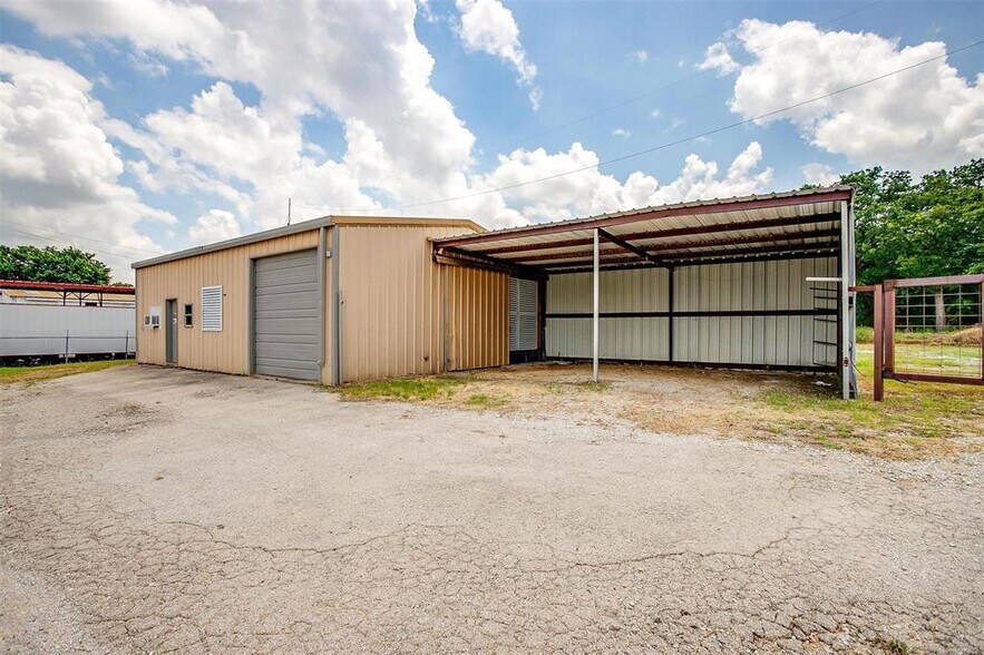 More Photos Of 640 E Highway 199, Springtown Warehouse For Sale