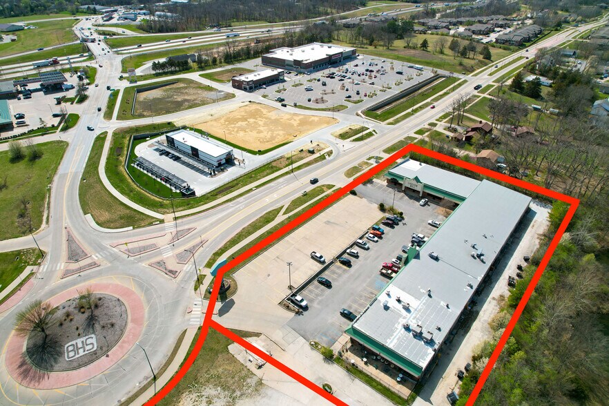 More Photos Of 5695 Clark Ln, Columbia Storefront For Sale