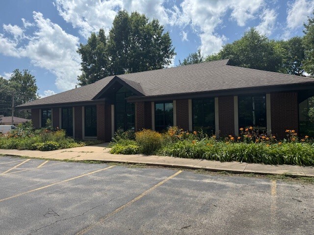 Primary Photo Of 3400 N Rockton Ave, Rockford Office For Lease