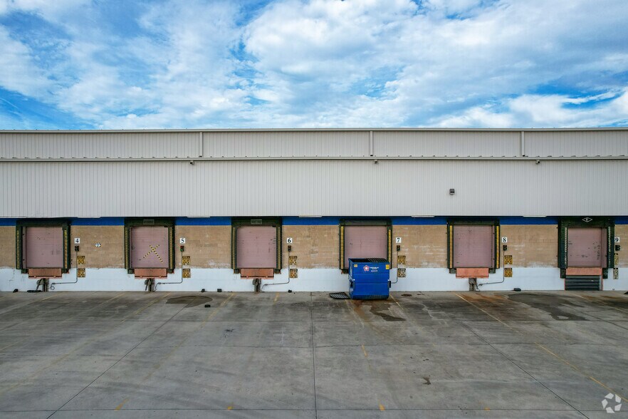 More Photos Of 4801 Rivers Ave, North Charleston Warehouse For Lease