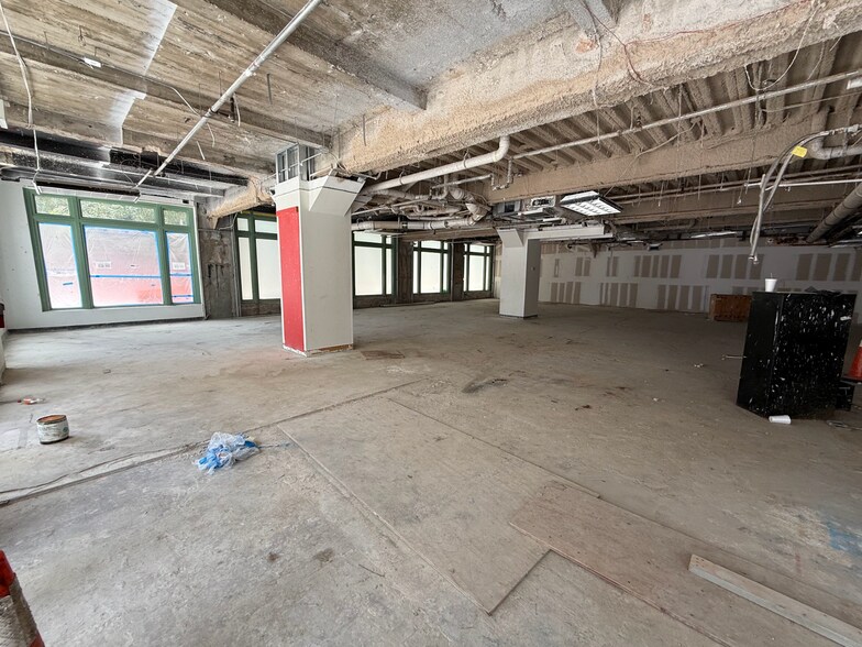 More Photos Of 101 E Flagler St, Miami Apartments For Lease