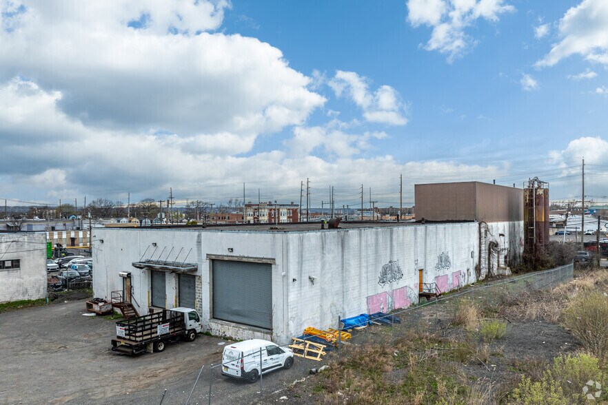 More Photos Of 344 Nye Ave, Irvington Warehouse For Lease