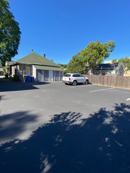 More Photos Of 1318 Chorro St, San Luis Obispo Office For Lease