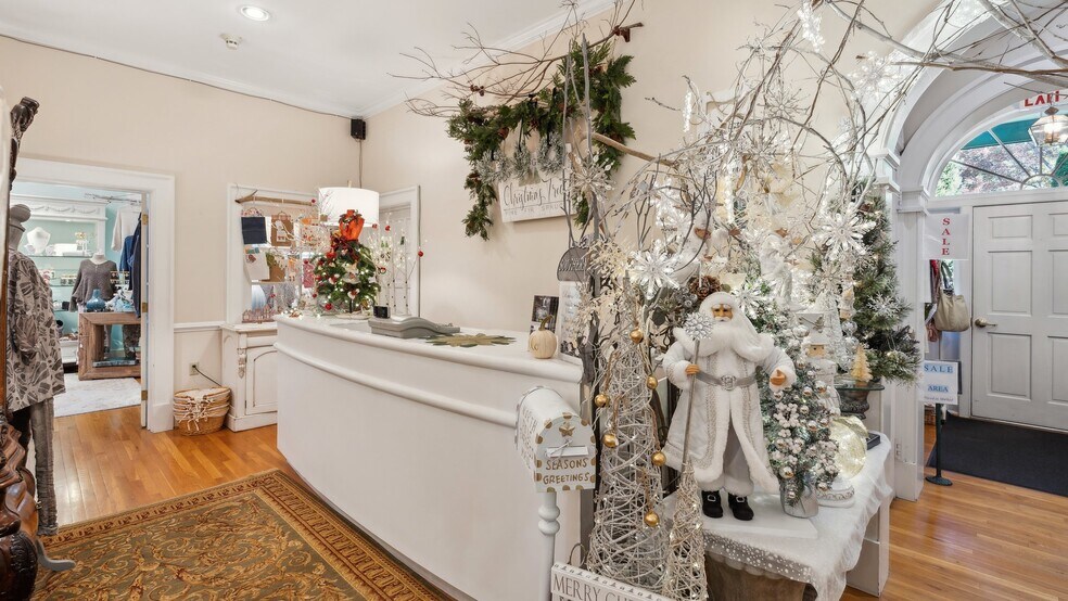 More Photos Of 5309 S Seminole Trl, Madison Storefront For Sale