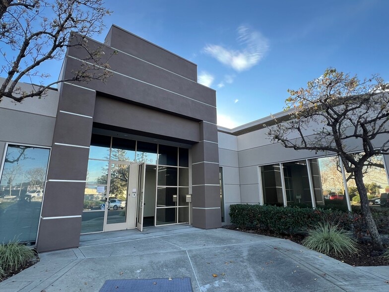 More Photos Of 743 Camden Ave, Campbell Unknown For Lease