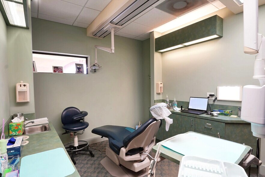 More Photos Of 650 W Boynton Beach Blvd, Boynton Beach Medical For Sale