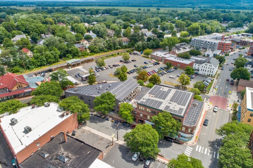 More Photos Of 2 Gleason Plz, Northampton General Retail For Lease