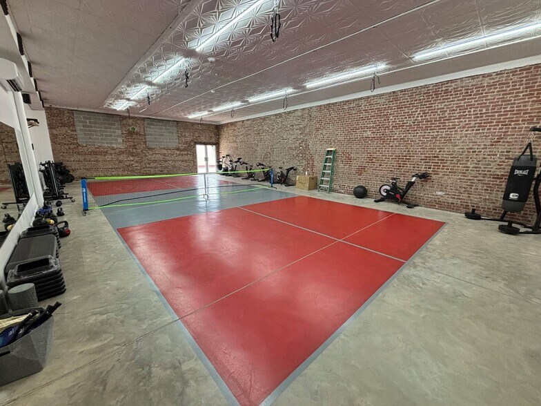 More Photos Of 434 W 12th St, Alma Specialty For Sale