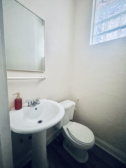 More Photos Of 232 4th St N, Saint Petersburg Apartments For Lease