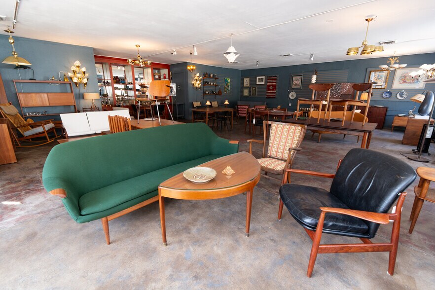 More Photos Of 99 S Main St, Lambertville Storefront For Sale