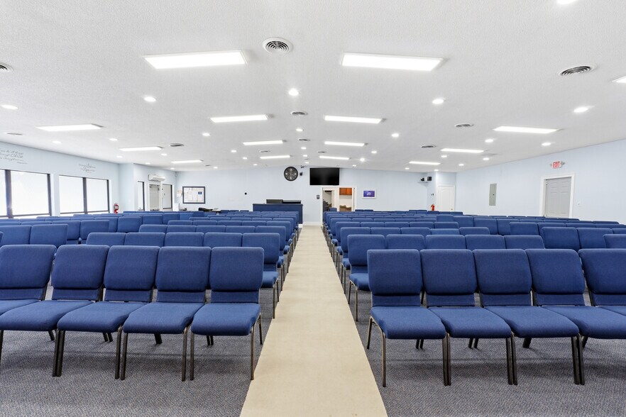 More Photos Of 415-421 W Pike St, Lawrenceville Office For Sale