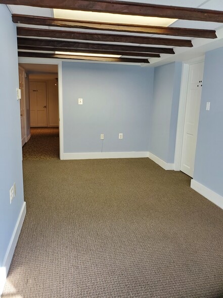 More Photos Of 19 E Market St, Leesburg Office For Lease