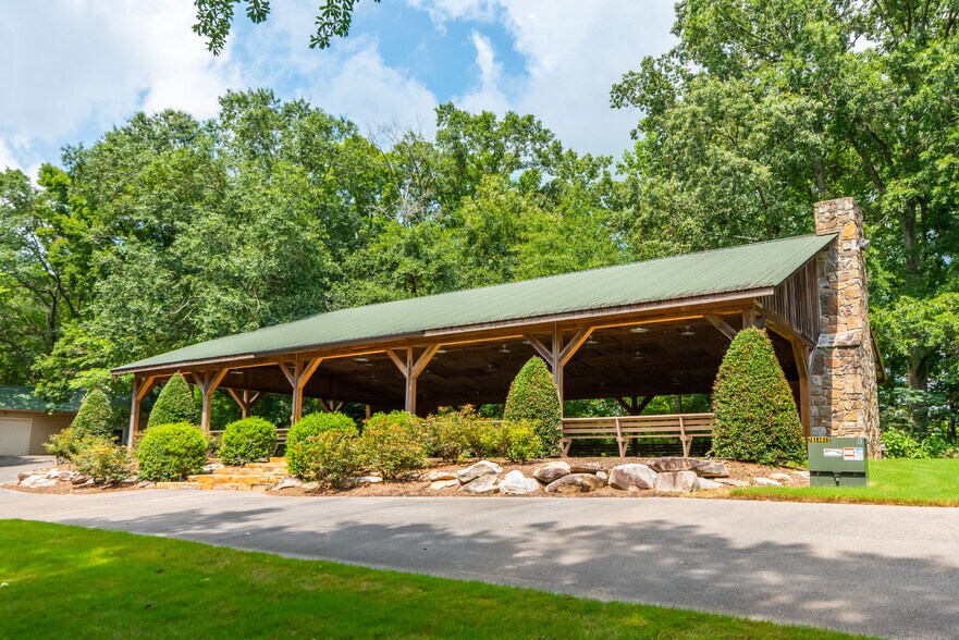 More Photos Of 565 Owens Gin Rd NE, Calhoun Lodge Meeting Hall For Sale