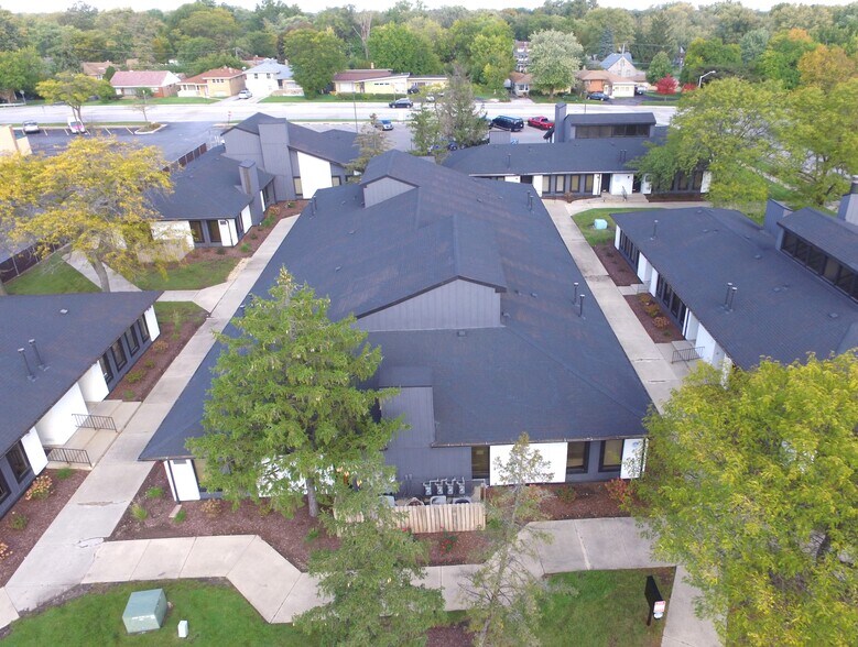 More Photos Of 17500-17516 S Carriageway Dr, Hazel Crest Office For Sale