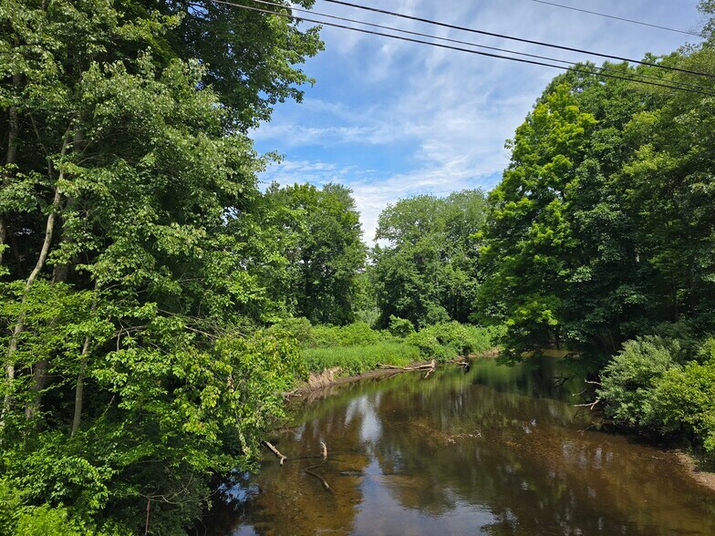 More Photos Of 11 Bunker Hill Rd, Andover Warehouse For Sale