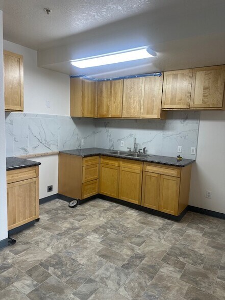 More Photos Of 1018 Fir St, Carlin Hotel For Sale