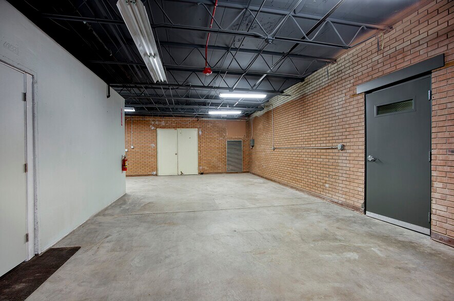 More Photos Of 1614 W Roosevelt St, Phoenix Light Manufacturing For Sale