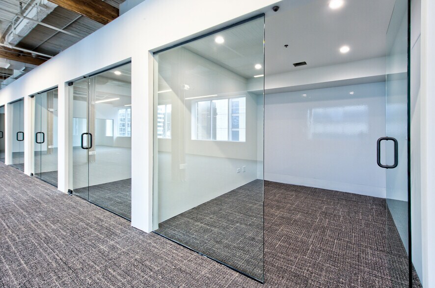More Photos Of 225 W Ohio St, Chicago Office For Lease