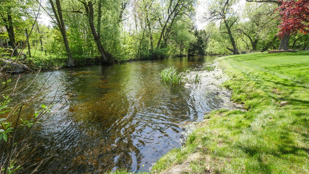 More Photos Of 141 County Road Kk, Amherst General Retail For Sale