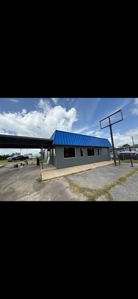 Primary Photo Of 1305 Lacey Dr, Baytown Contractor Storage Yard For Lease