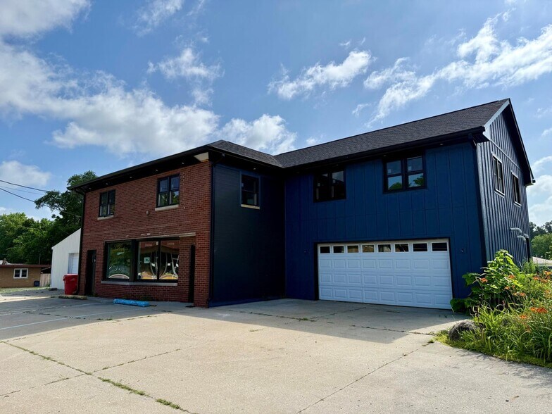 More Photos Of 14445 Morse St, Cedar Lake Specialty For Lease