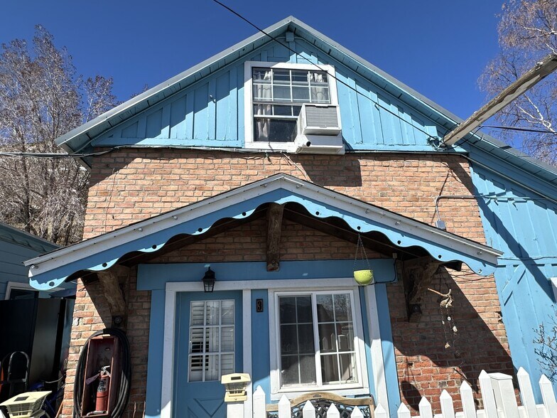 More Photos Of 430 S C St, Virginia City Hotel For Sale